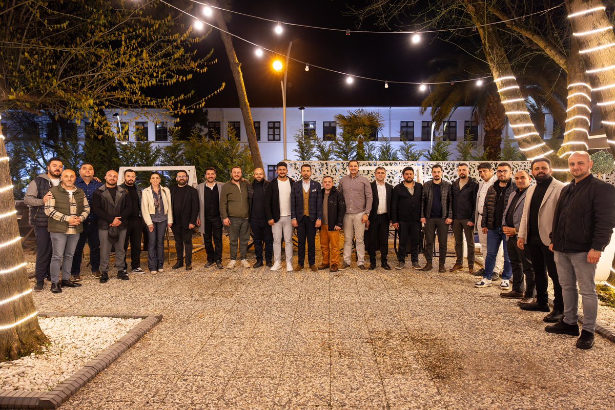 buraktan54's tweet photo. Türes Sakarya olarak iftar sonrası üyelerimizle bir araya gelerek sektörlerimiz üzerine istişare etmenin yanı sıra İleriki günlerde yapacağımız çalıştaylarımızla ilgili istişarelerde bulunduk.Böyle bir keyifli sohbetin olduğu akşama katılan tüm üyelerimize teşekkür ederiz. https://t.co/BPCGM5iniu