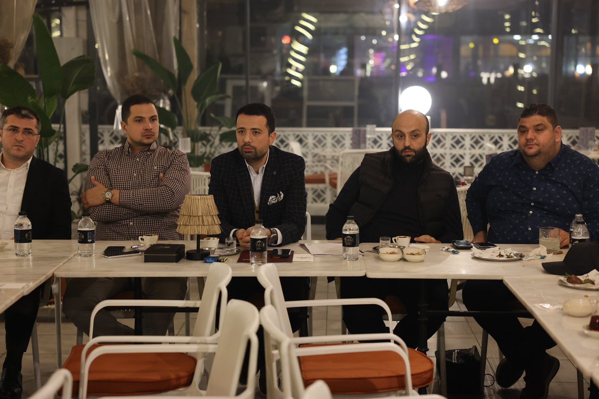 buraktan54's tweet photo. Türes Sakarya olarak iftar sonrası üyelerimizle bir araya gelerek sektörlerimiz üzerine istişare etmenin yanı sıra İleriki günlerde yapacağımız çalıştaylarımızla ilgili istişarelerde bulunduk.Böyle bir keyifli sohbetin olduğu akşama katılan tüm üyelerimize teşekkür ederiz. https://t.co/BPCGM5iniu