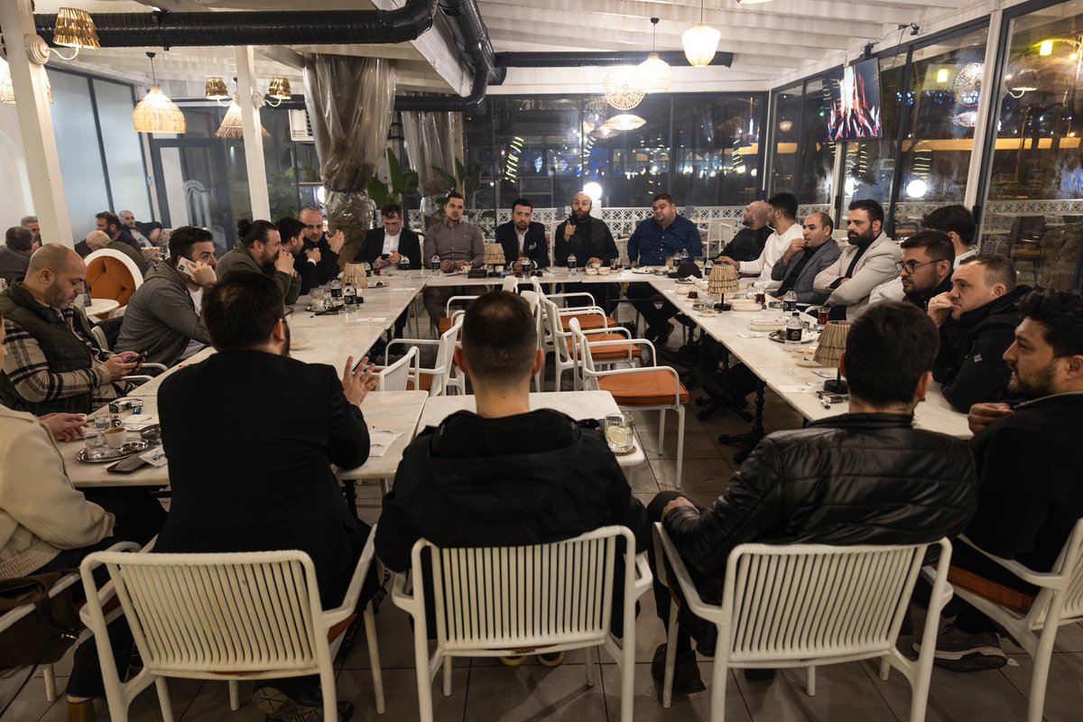 buraktan54's tweet photo. Türes Sakarya olarak iftar sonrası üyelerimizle bir araya gelerek sektörlerimiz üzerine istişare etmenin yanı sıra İleriki günlerde yapacağımız çalıştaylarımızla ilgili istişarelerde bulunduk.Böyle bir keyifli sohbetin olduğu akşama katılan tüm üyelerimize teşekkür ederiz. https://t.co/BPCGM5iniu