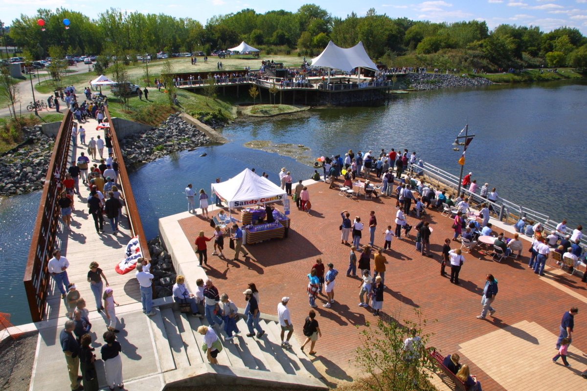 Request for Proposals (RFP) to improve recreational opportunities, pedestrian and bicycle connections, visitor amenities, & safety in Inner Harbor Park, recently renamed Progress Park, opened on Thur. 3/28 & will close on 4/25 at 2:30 p.m. Learn more: goto.syr.gov/InnerHarborPark.
