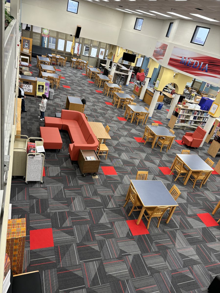 New #carpet @CardinalsLHS library!! Excited to see it in person! @ltps1 #springbreak