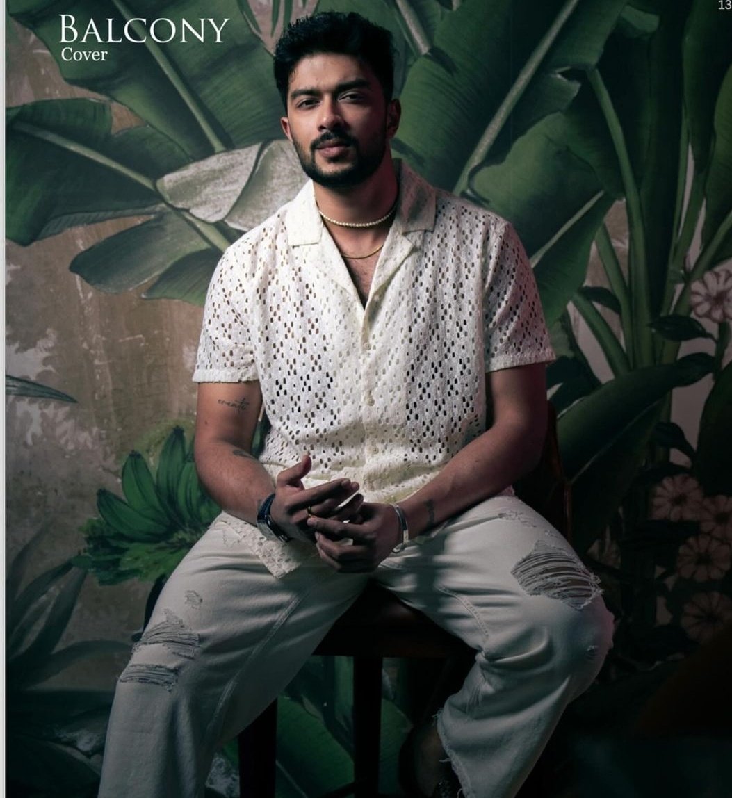 RSSFC_OFFICIAL's tweet photo. The Cover Of A Magazine Balcony Stories🤗
Follow Us:- @RSSFC_OFFICIAL
#Jimmy #SanchithSanjeev
#KichchaJr @sanchithsanjeev
@SujathaSanjeev @iamsanvisudeep https://t.co/bypfKJdxbo
