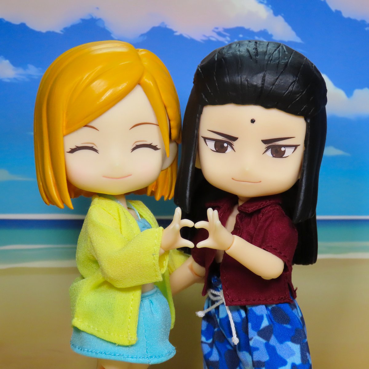 Elena and Tseng, partners in crime in Costal Del Sol 🏖️

#FF7PartnersInCrime #Tselena #TsengxElena #Tseng #Elena #customnendoroid #FF7