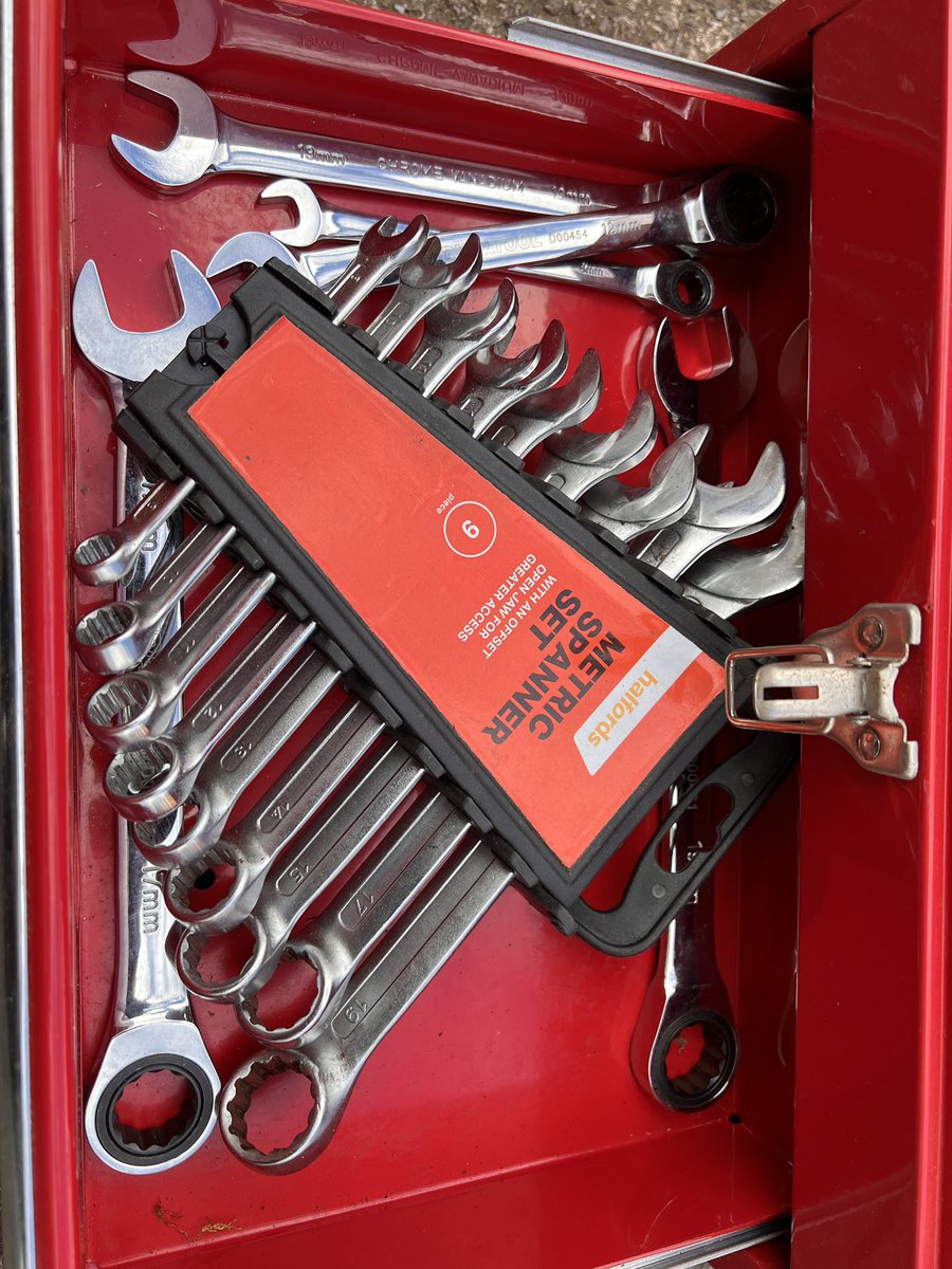 I also have this cute little red tool box which has a pretty comprehensive starter tool set for someone. A nice little donation to @ConnorJHeath ‘s charity rally with @AlzResearchUK takes it! @sarahcrabtreee @ThePollitt @PaulCowland_ @thealso @wrenching_wench @joncoupland