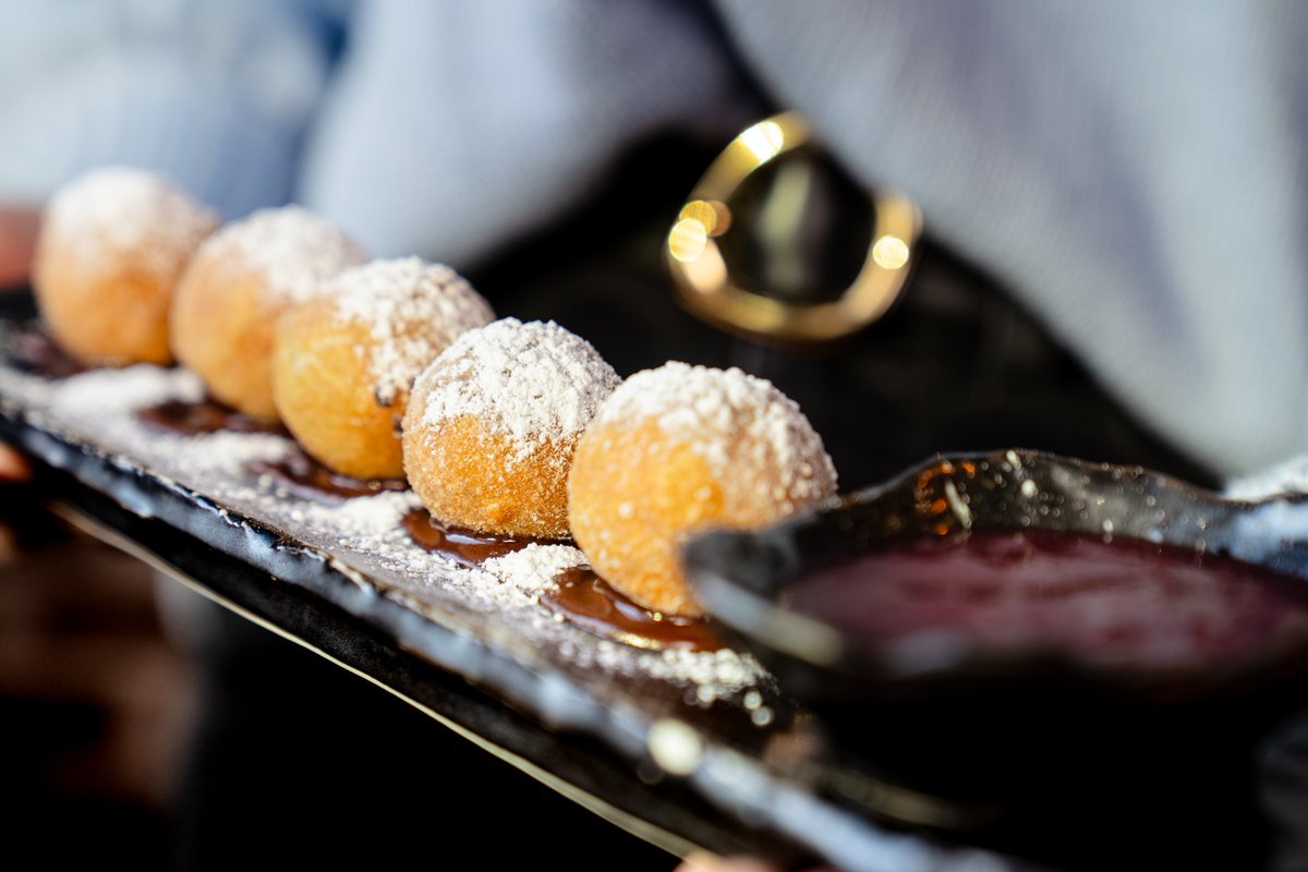It's (Fried)ay Funday which only means one thing...Green Tea Mochi Doughnuts. 🍩 All weekend long, hop in to enjoy an order for yourself! 

🐰 P.S. We're open on Easter day from 12pm-9pm. 

#tonboramen #downtownraleigh #mochidoughnuts #viderichocolate