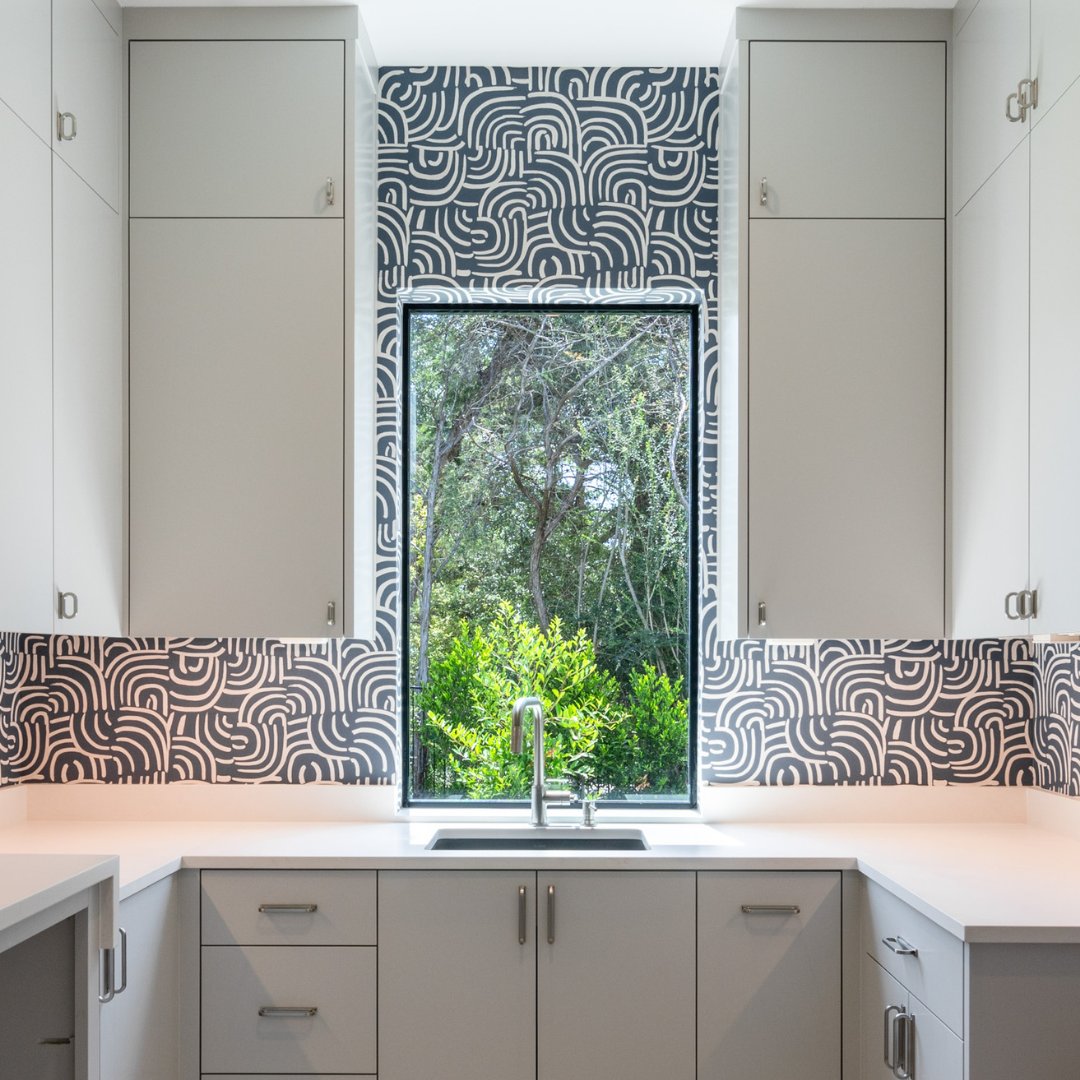 RAMwindowsdoors's tweet photo. 🪟 Did you know, RAM picture windows are made to fit your specific dream home needs?  Whatever the shape or size, RAM picture windows are specially made to provide you with the aesthetic and function that will complete the vision of your home!  #luxuryhome #dreamhome https://t.co/U1twLIsGZ0