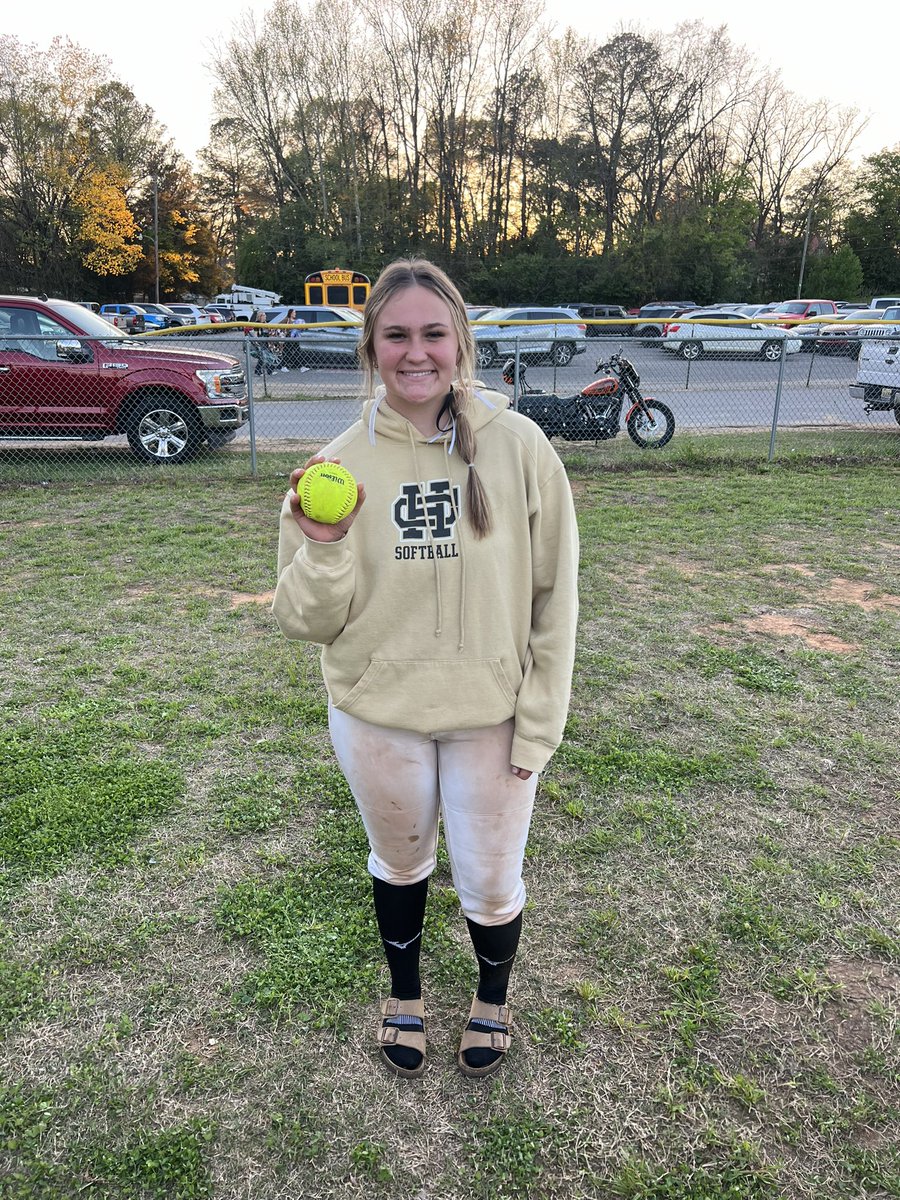 summers48897558's tweet photo. Went 3-4 last night with 2 singles, a 3 run homerun, and 4 RBI’s. @alimpactgold24 @Mmitigerssoftba @KyleParmley https://t.co/BTJ0LLewat