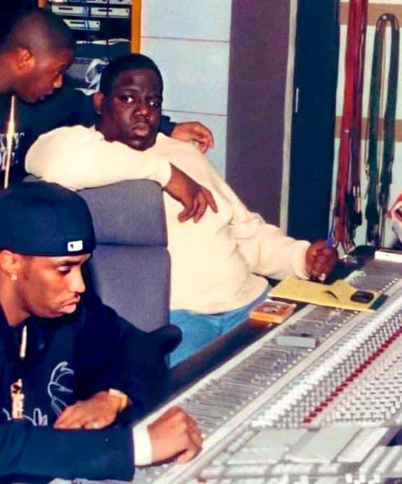 joe_danger's tweet image. Even Biggie knew to keep an eye on #Diddy at all times. #diddler #puffdaddy #thenotoriousbig