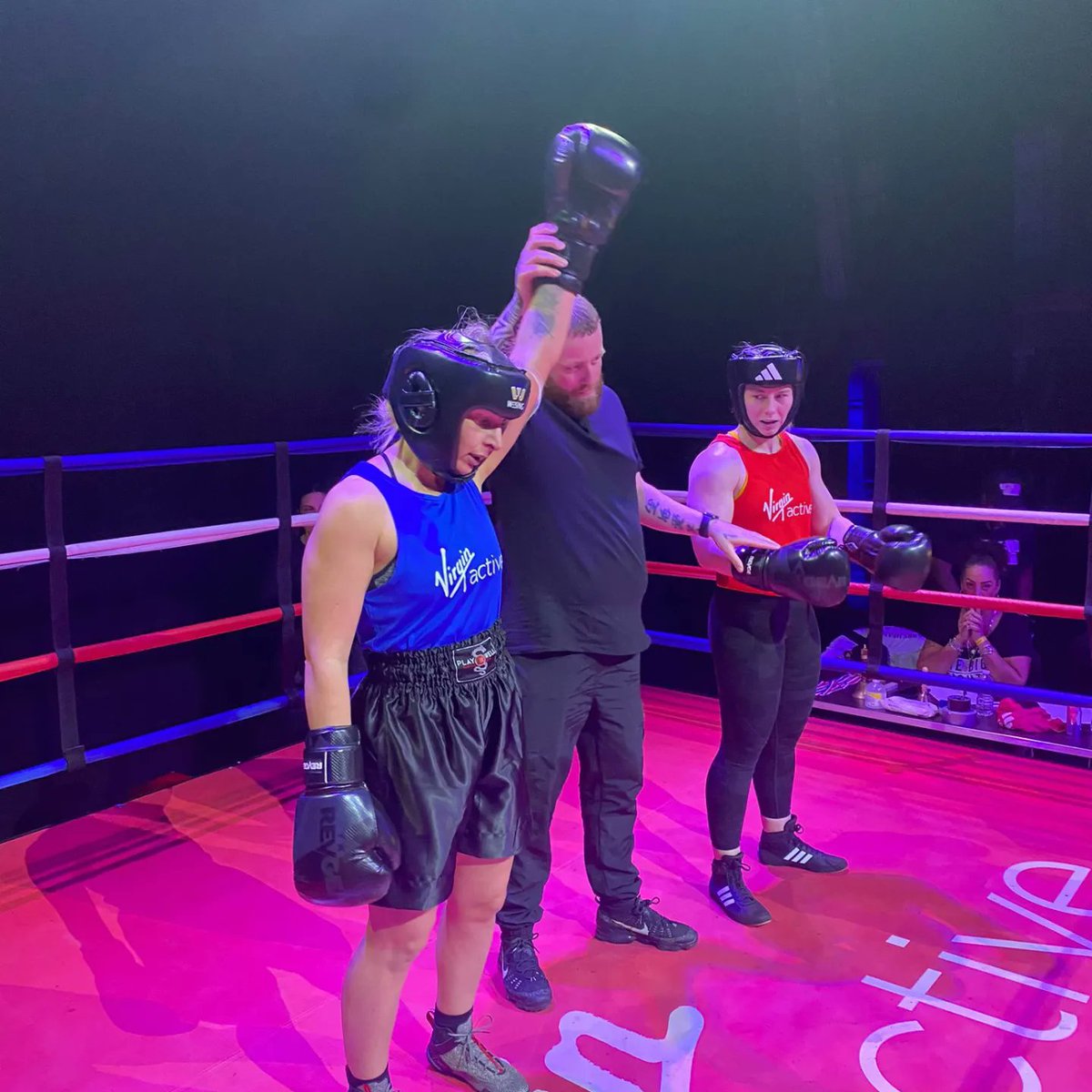 Laura-Jane Devanny (@ljdevanny) on Twitter photo I normally only use this account for research and teaching-related posts, but I'm putting this one up as I'm pretty proud โบ๏ธ
Won my charity boxing match last Friday and raised a couple of hundred ยฃs for the <a href="/SaintsFdation/">Northampton Saints Foundation</a> in the process. Thanks to everyone who donated โบ๏ธ I normally only use this account for research and teaching-related posts, but I'm putting this one up as I'm pretty proud โบ๏ธ
Won my charity boxing match last Friday and raised a couple of hundred ยฃs for the <a href="/SaintsFdation/">Northampton Saints Foundation</a> in the process. Thanks to everyone who donated โบ๏ธ