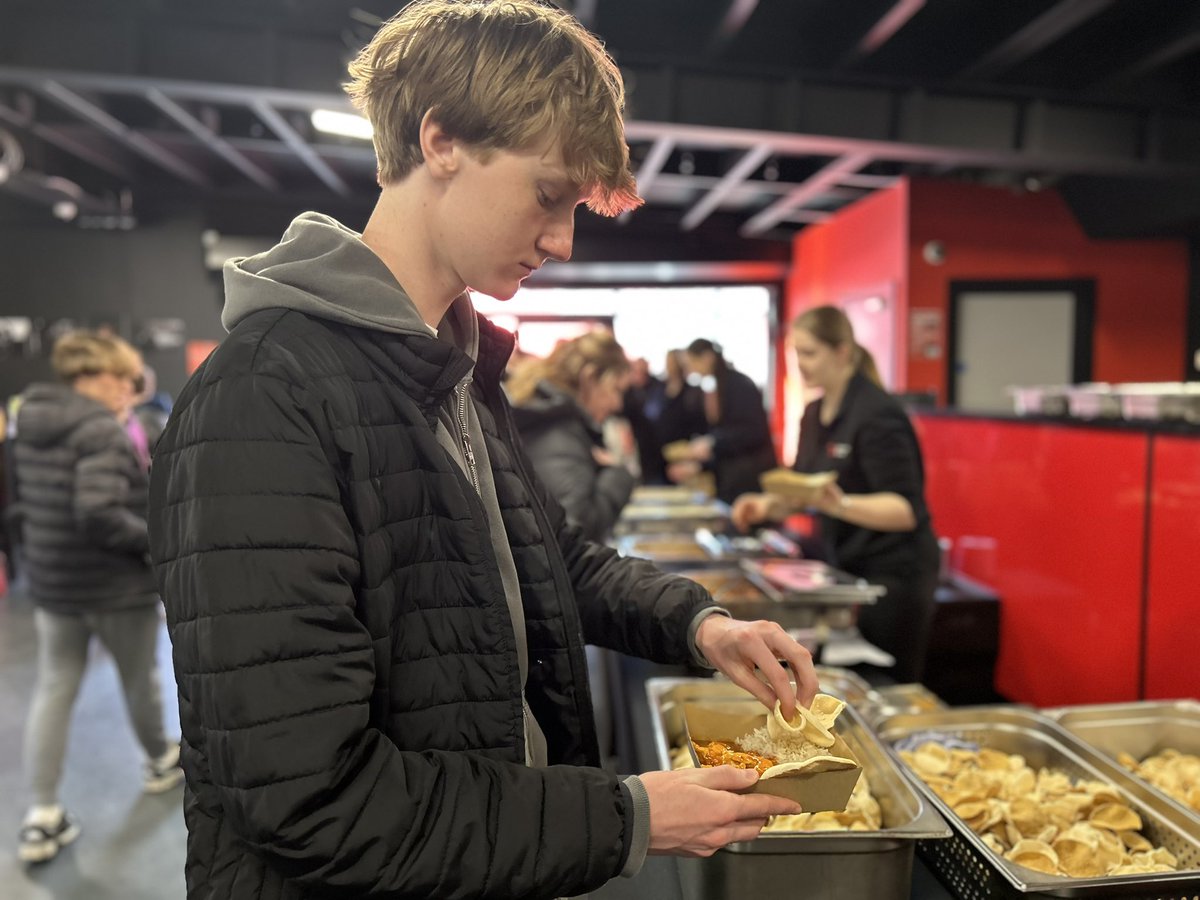 Today’s <a href="/SalfordCityFC/">Salford City FC</a> Match Day is in full swing!⚽️🦁🔴

Guests from North Carolina have enjoyed some good food and got stuck into the activities in both Buck’s Bar and on our Foundation 92 Mobile Hub!🚎🎮

Pupils from Millwood Primary have been having fun in today’s Match Day