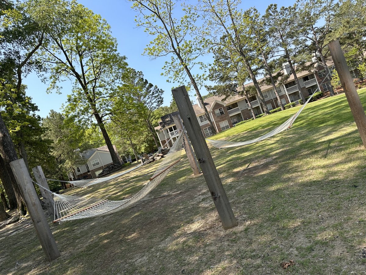 Have you been by to see our NEW hammocks at our hammock station? 😍

This makes the perfect relaxation spot for your three-day weekend!
.
.
.
.
#colliervilleliving #baileycreek #lovewhereyoulive #SAMfam #collierville #hammocks #apartments #apartmentsearch #springishere