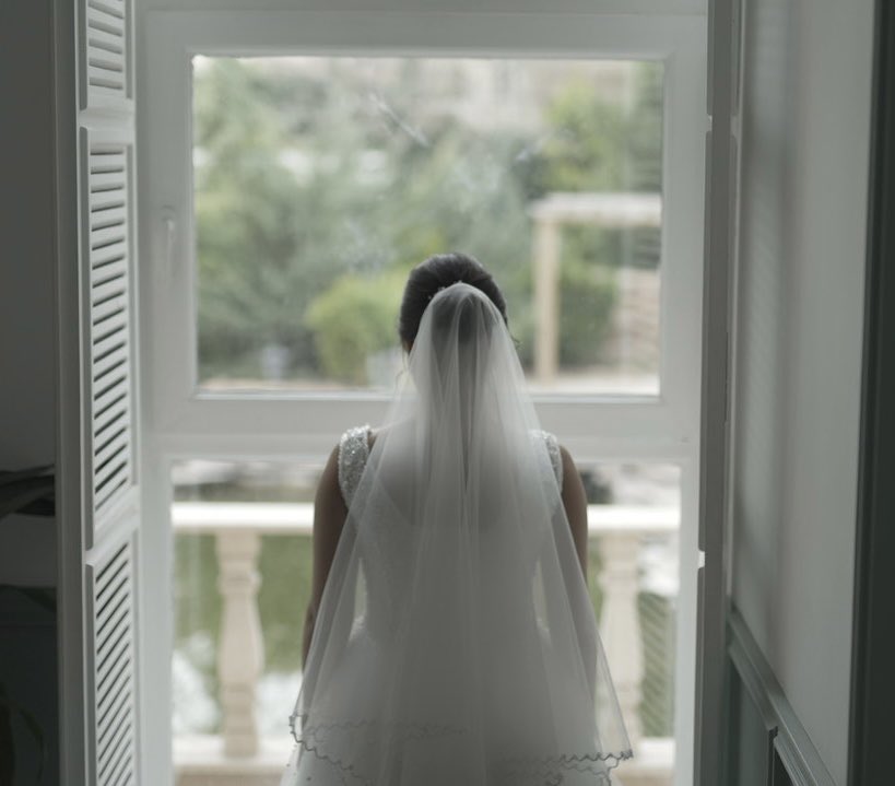 Shana_Kite's tweet image. چونکه تو کوچه مام عروسی شده :) و حال خوبمو برای همتون میخوام 🌻