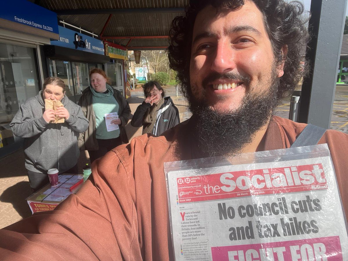 Pounding the pavement in one of our @TUSCoalition constituencies getting the word out about our candidates running in the local elections in May. #VoteTUSC