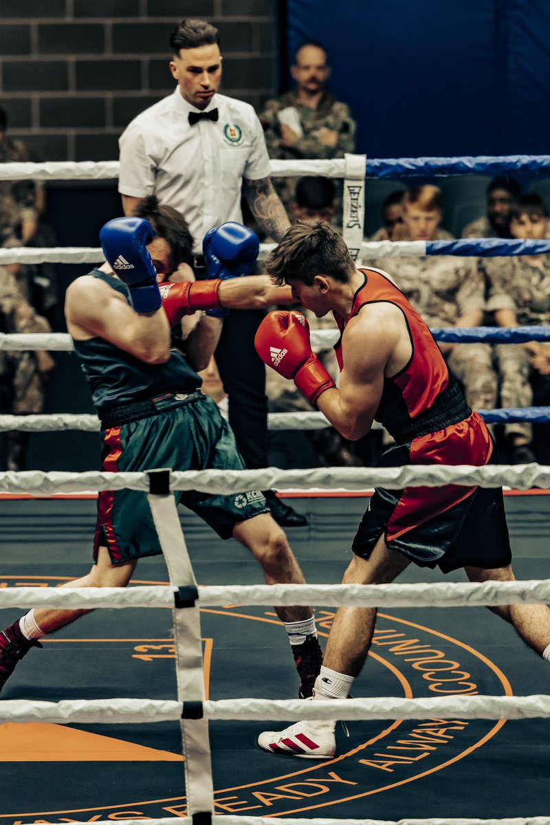 🥊A valiant effort, but a 5-4 defeat for @13AAssltSpRegt against 1st Bn @RYORKS_REGT in the semifinal of the Army #boxing championship. Congratulations to all who showed the martial qualities of courage, discipline and controlled aggression needed to step into the ring.