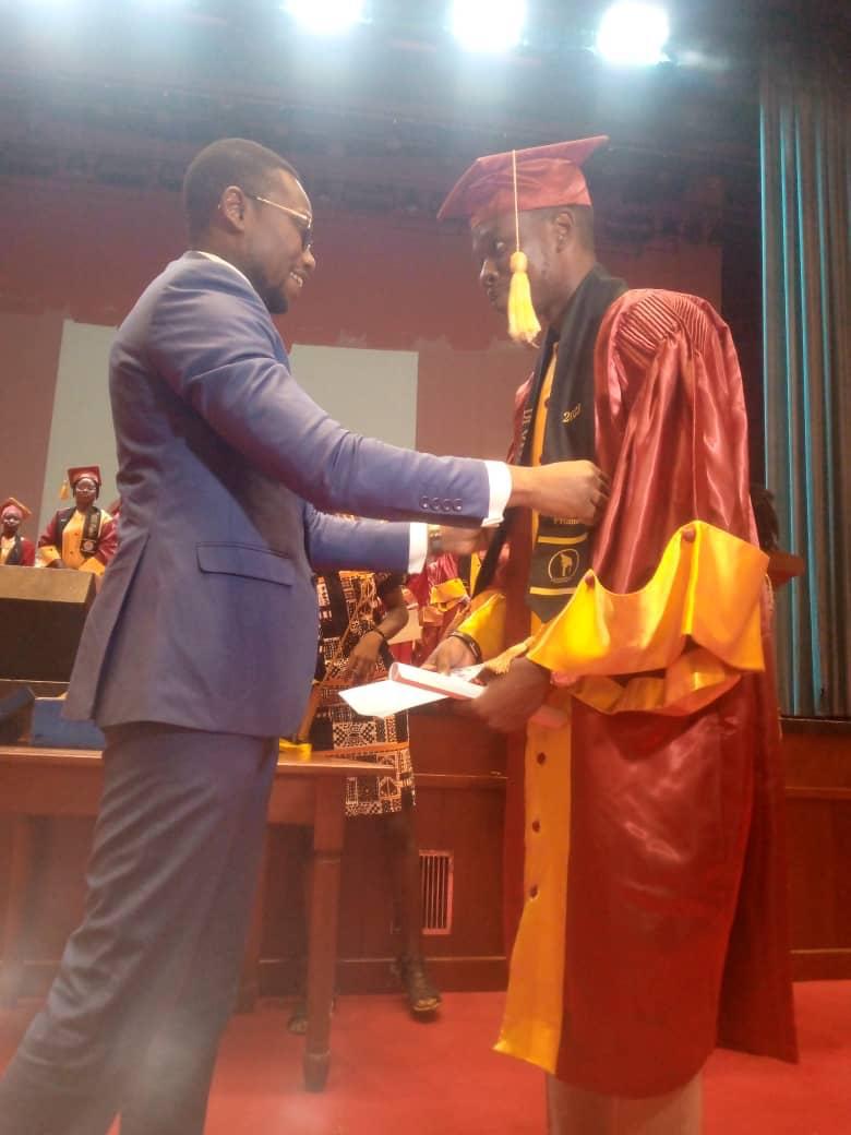 MoroccoInBEN's tweet photo. SEM l’Ambassadeur de SM le Roi au Bénin a assisté le vendredi 29 mars à la cérémonie de prestation de serments des lauréats de la 45 ème promotion de médecins et de la 19ème promotion de Pharmaciens de la Faculté des Sciences de la Santé en présence de Mr le Ministre de la Santé. https://t.co/1WshjoRjeV