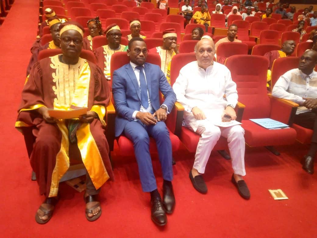 MoroccoInBEN's tweet photo. SEM l’Ambassadeur de SM le Roi au Bénin a assisté le vendredi 29 mars à la cérémonie de prestation de serments des lauréats de la 45 ème promotion de médecins et de la 19ème promotion de Pharmaciens de la Faculté des Sciences de la Santé en présence de Mr le Ministre de la Santé. https://t.co/1WshjoRjeV