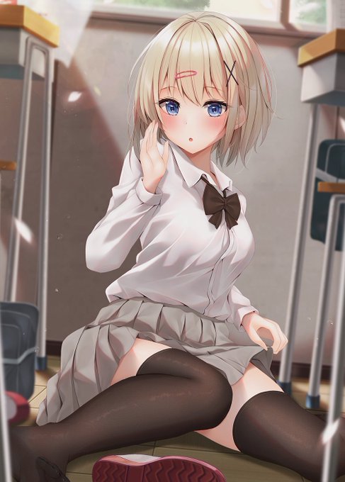 転校してきた金髪の子が積極的だった
『キミだけ特別にしてあげよっか?膝枕』 