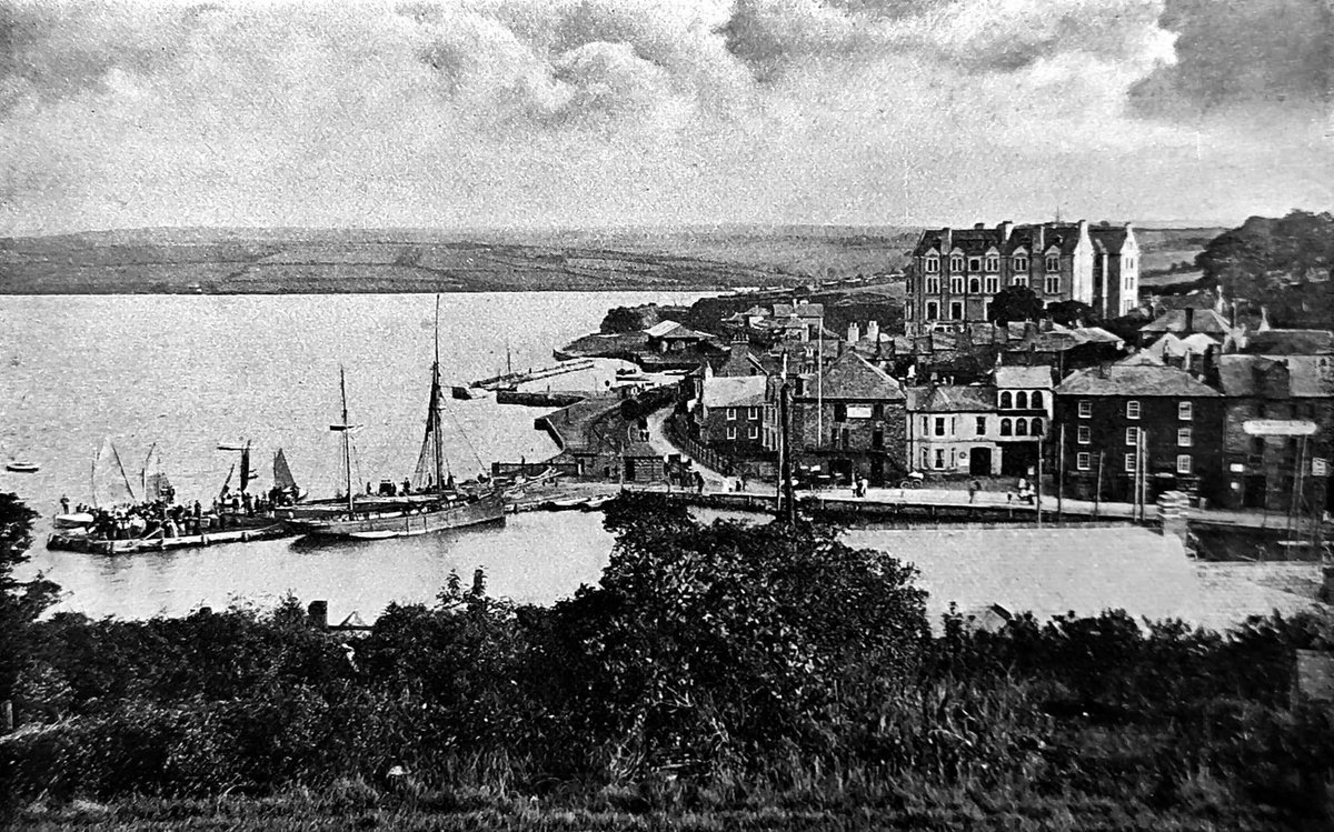 And another great old picture of the harbour early 1900’s before the South dock was built. #padstowharbour#goodoldays