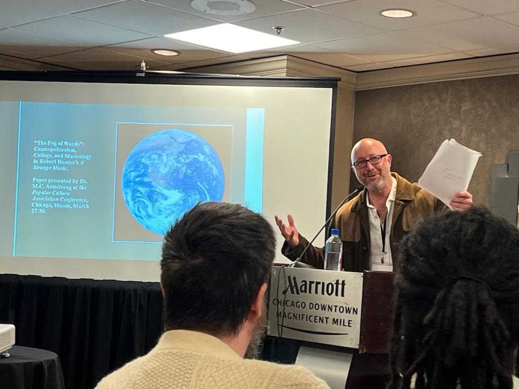 mcarmystrong's tweet image. Thank you to Rebecca Adams for this shot of yesterday&apos;s presentation on Robert Hunter&apos;s A STRANGE MUSIC. Sorry to miss Kevin Moist this morning, but was blown away by @poetinpinkshoes &apos;s talk on Hollywood and the Global War on Terror. 
@GratefulDead @TimeNowBlog
#PCA24 #WarLit
