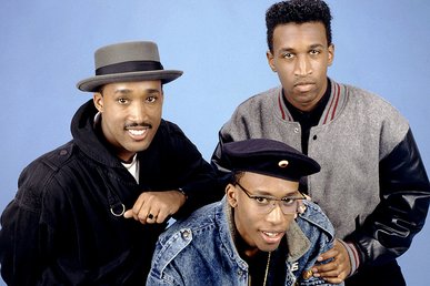 Growing up, who was your favorite R&B group back in the day? #90smusic #RhythmAndBlues

Mine was #TonyToniTone