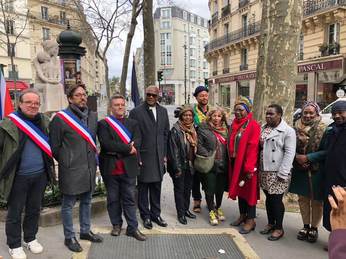 36 ans après son assassinat, nous avons rendu hommage ce matin à Dulcie September sur la place qui porte son nom. Ne pas l’oublier, c’est continuer à faire vivre ses valeurs - lutte contre la ségrégation et le racisme, pour la liberté et l’égalité. Nous continuerons. 🇿🇦🇫🇷