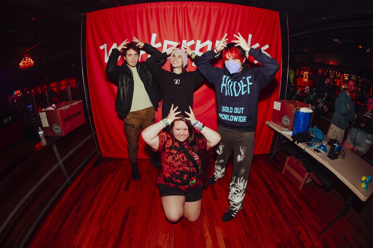 kenna 🤍 — YUJU DEBUTATION ERA tweet media