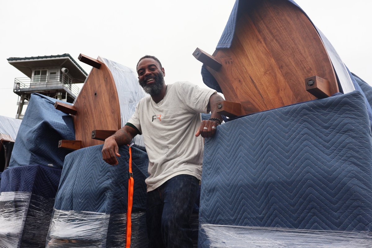 Freedom Reads' March Newsletter dropped today 📩

Hear from Founder &amp; CEO <a href="/dwaynebetts/">Dwayne Betts</a> on commemorating the 19th anniversary of his release date by returning to the VA prison system w/ libraries &amp; performances.

➕ an update on the #InsideLiteraryPrize ➡️ api.neonemails.com/emails/content…