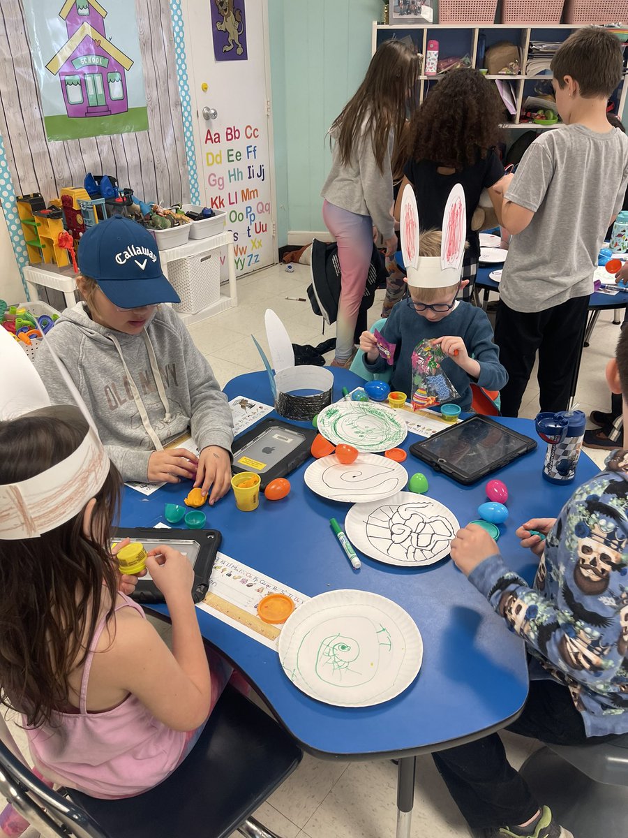 kelleyetaylor's tweet photo. Egg-citing STEM with our kindergarten buddies! We helped our eggs “egg-scape” a maze and built egg towers. Thanks for always planning the fun, @LibbyRoutson! 🥚 🐰 https://t.co/YANyv5U9Oa