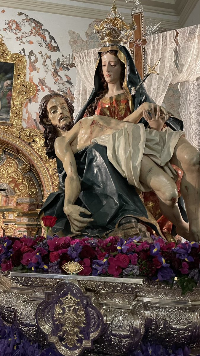 Hdad_Alhambra's tweet photo. Durante la #Estación de #Penitencia de mañana, nuestros Sagrados Titulares lucirán el broche de #oro de nuestro cuerpo de #camareras, ofrenda de dicho cuerpo, símbolo del #amor y #cariño de todas las camareras por nuestros Sagrados Titulares
#SomosAlhambra https://t.co/7kCIw5M6aj