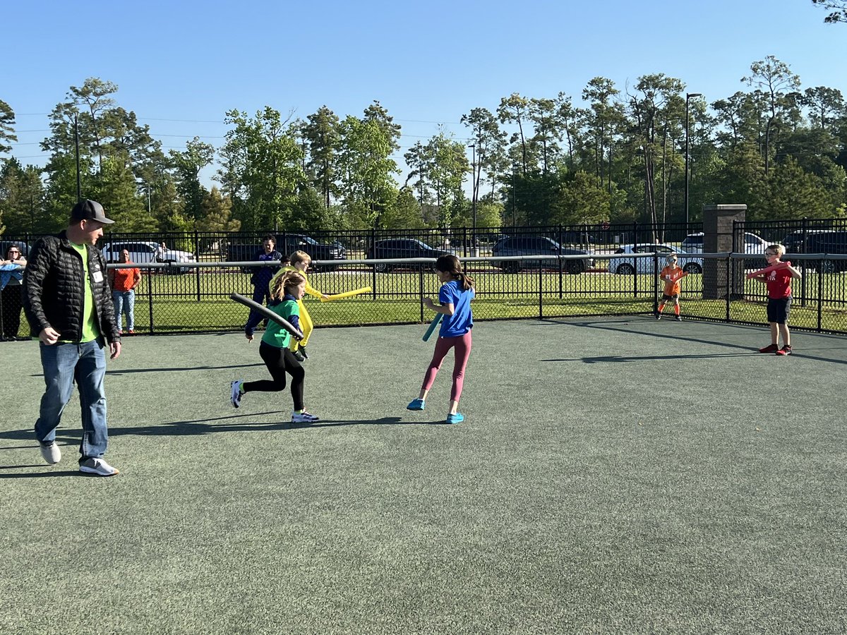 ❤️🧡💛💚💙🖤
<a href="/HumbleISD_GE/">Groves Elementary</a> #GrizzlyGameDay