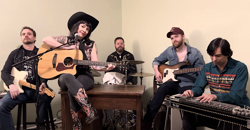 Getting yer weekend started right with India Ramey who really should do a Tiny Desk Concert with her band – check out 'The Mountain' theperlichpost.blogspot.com/2024/03/one-fo…