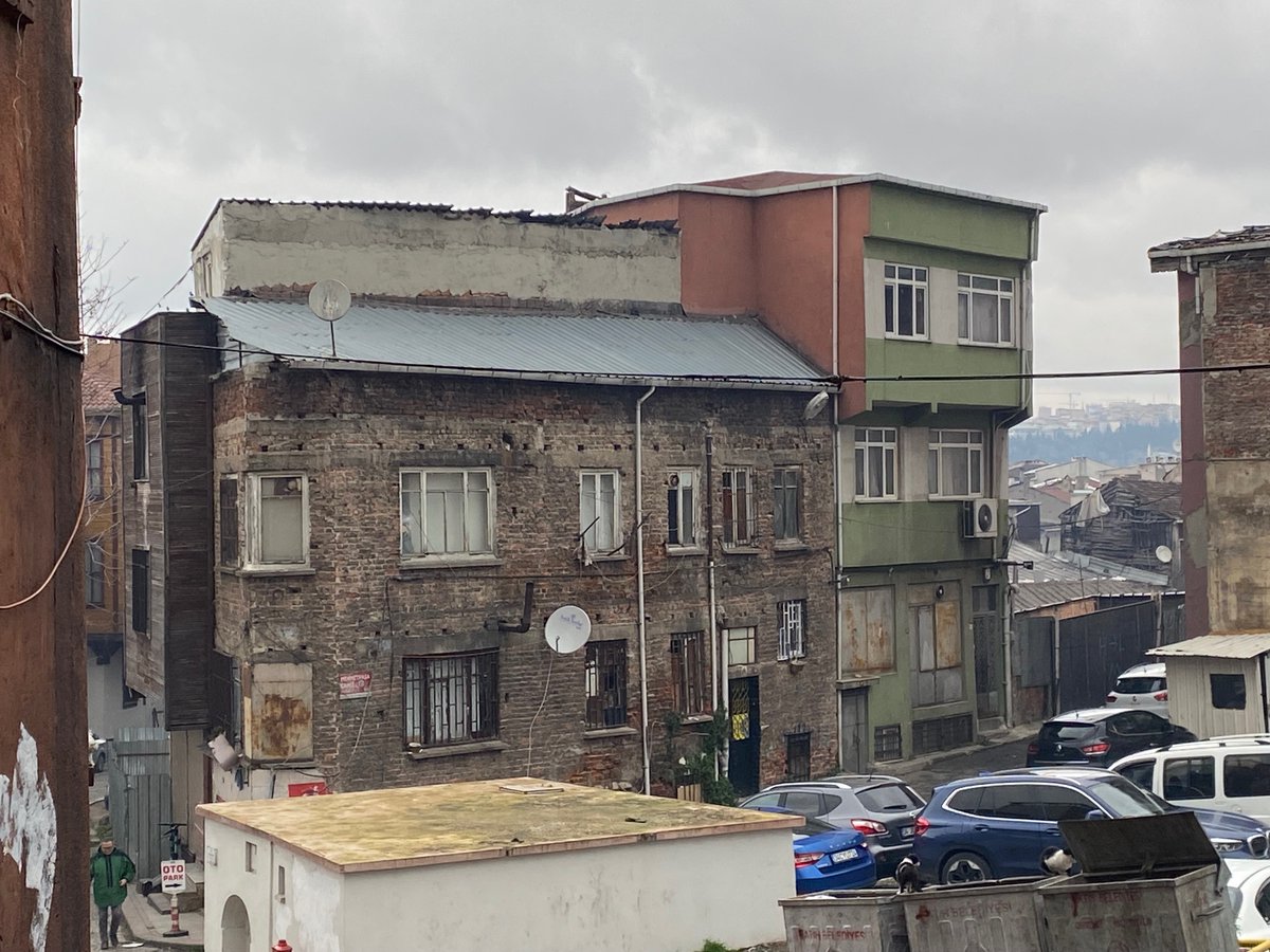 bdalgakiran's tweet image. Süleymaniye Yenileme Projesi Alanında 4 Katlı Satılık Bina ...

1980 öncesi deniz manzaralı, bahçeli ahşap konak olarak kullanılmıştır. 

Proje kapsamında aslına uygun olarak inşa edilebilecektir. 

İletişim: 0532 647 36 27 

#süleymaniyeyenilemeprojesi #historicalarchitecture