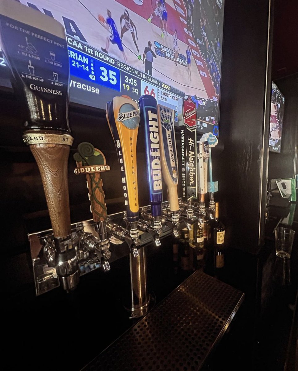 AmherstPH's tweet photo. Have you been to our sister restaurant @Uptowntapandgrille #sportsbar #munchiefood #tapbeer #smashburger #barpizza #TVS #videogames and your favorite NIL lineman @MidnightRideNIL https://t.co/CYllMiDfI4
