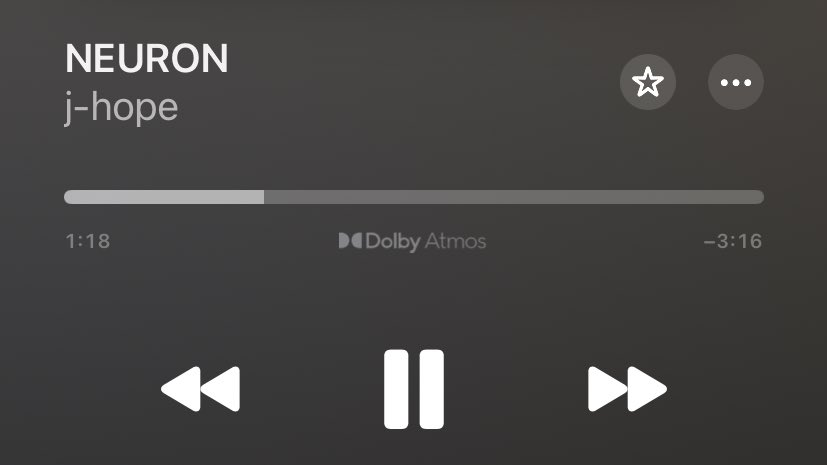 под неё хочется гулять тёплым весенним днём в одиночестве по центру города со стаканчиком вкусного холодного латте в руке любить жизнь с ощущением что она налаживается после завершения зимы