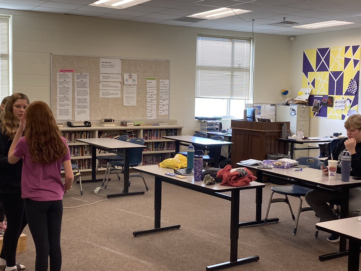 Some of our high schoolers woke up on their day off to come help the Westridge Middle School team get some practice and fresh ideas before their first meet on April 13th.