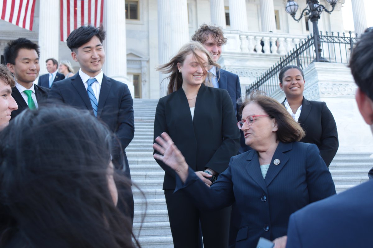 The Rockefeller Center congratulates Representative @RepAnnieKuster '78 on her service to New Hampshire. rockefeller.dartmouth.edu/news/2024/03/r…