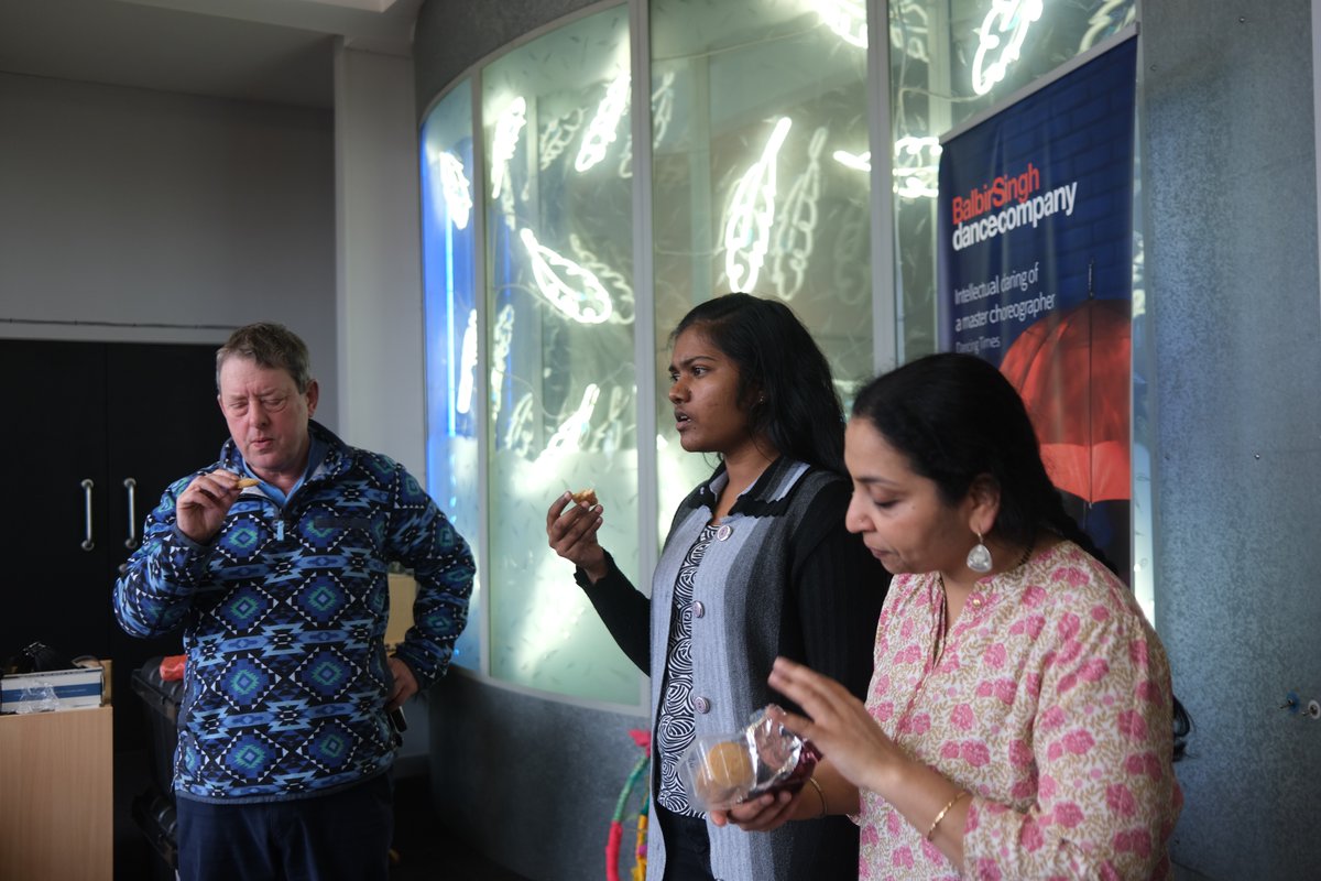 balbirdance's tweet image. Sampling the goods ahead of tomorrow&apos;s performance of Indian Biscuits, Tea and Cricket. When the weather stops play - time for tea and biscuits.
@BlaizeArts @bdproducinghub @bradfordmdc @ProdPhill @bradford2025 @Kala_Sangam @ace_thenorth @Ruraltouring