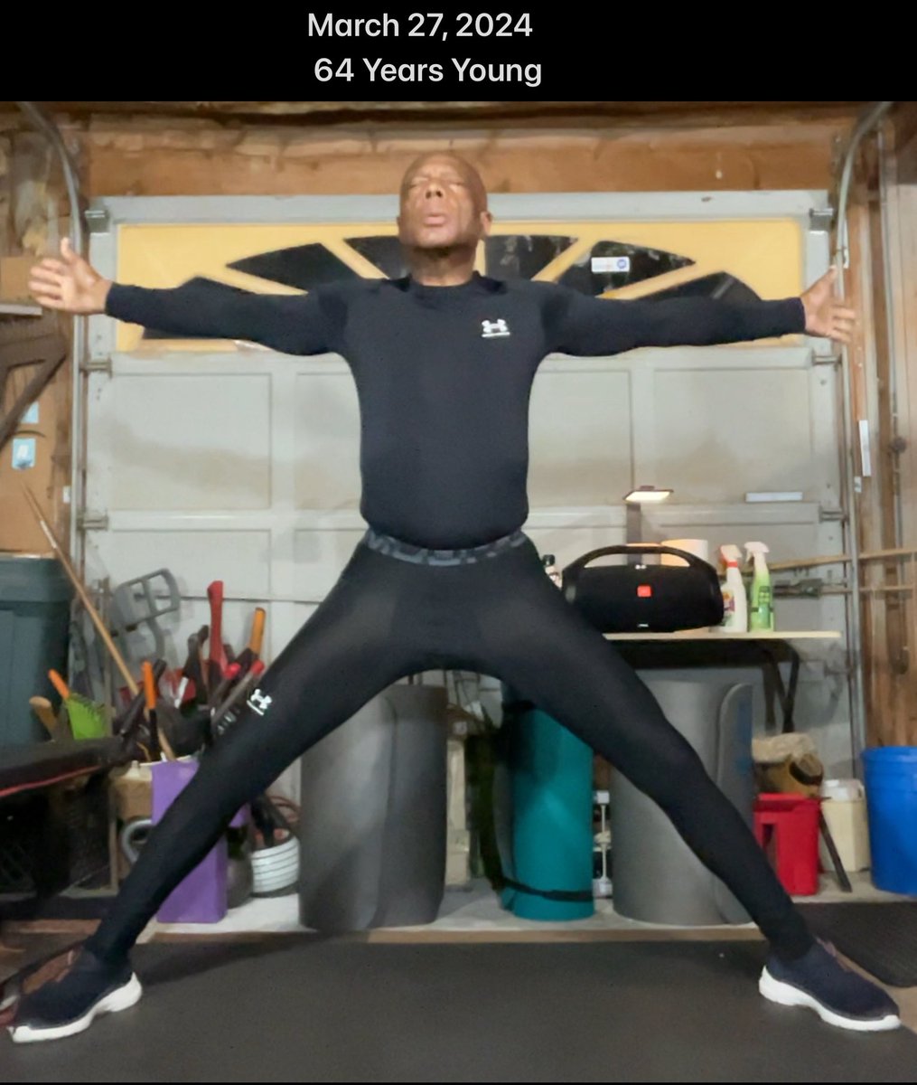 hustonmckinney's tweet image. That’s me, #OldBaldHeadDude.
An ≈ 65 year old baldhead dude 25 years living a #HealthyLifestyle &amp;amp; no #WeightLossDrugs like #Ozempic.
#Ozempic is meant to be taken FOREVER.
What will bodies look like 25 yrs on drugs that interfere with the body’s  normal function.
➡️ ⏳🤔
SMFH😱