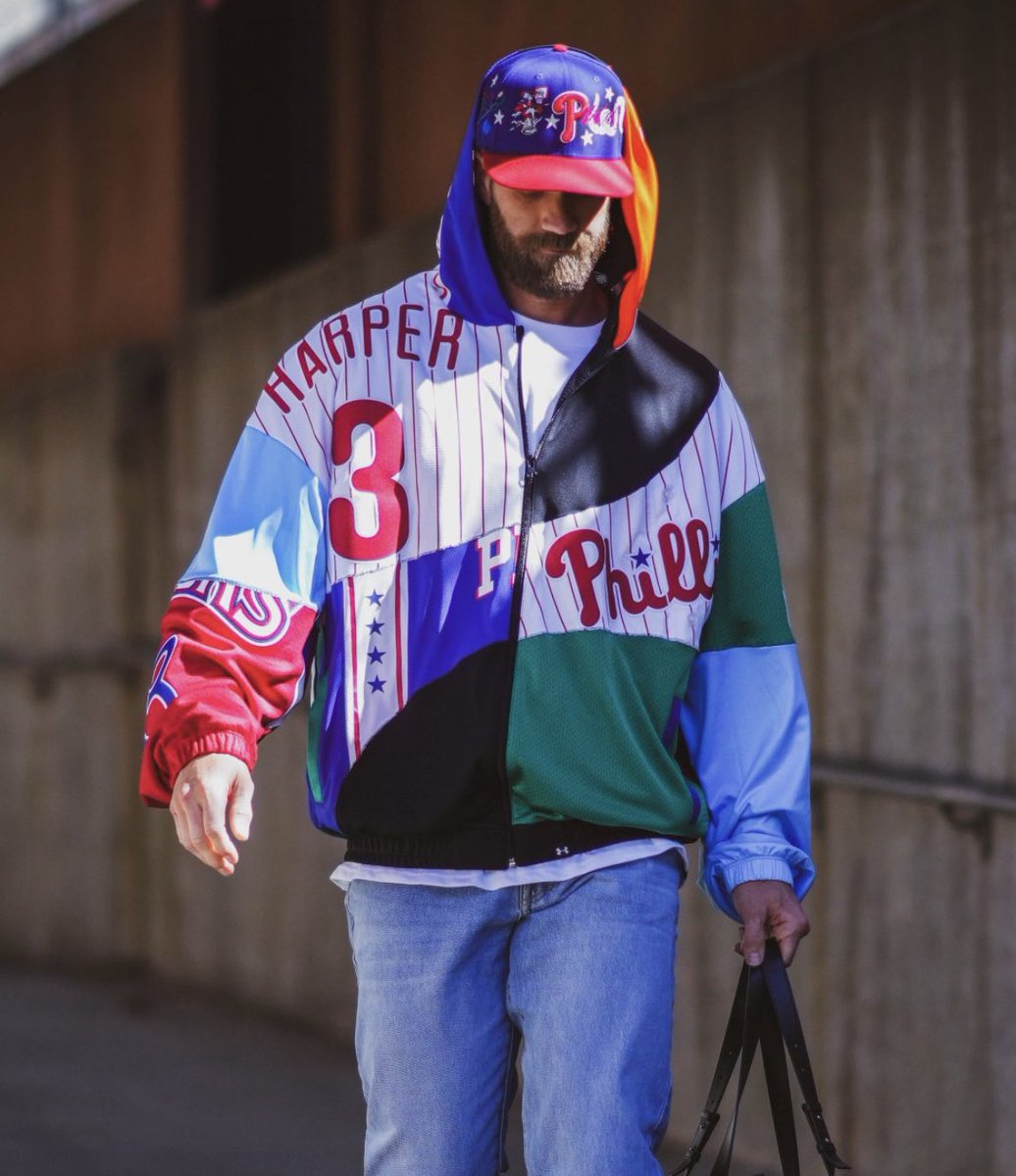 Bryce Harper arriving for opening day repping all the Philly teams #OpeningDay 📸 @Phillies
