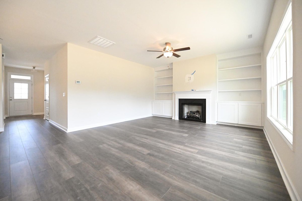 jsjbuilders's tweet image. Don't miss this opportunity in Langdon Ridge! With quartz countertops, a stylish kitchen, and a cozy covered porch, this home is designed for easy living and entertaining! Learn more here: jsjbuildersnc.com/New-Home-For-S… #JSJBuilders #AngierNC #LangdonRidge