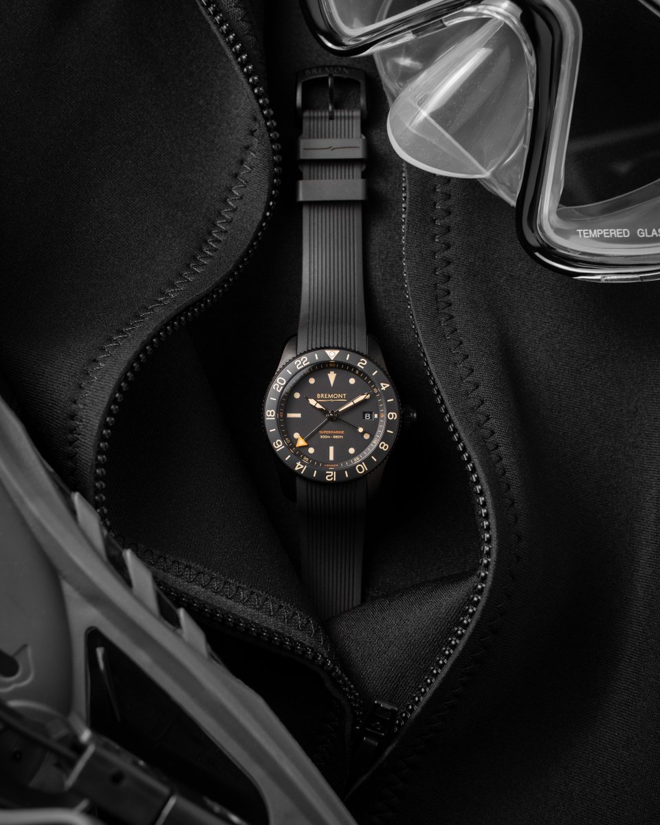 Bremont's tweet image. Compact and tactical, the 40mm DLC S302 JET features a ceramic 24-hour uni-directional rotating bezel. A watch built for life above and below the waves 🌊

🔗 Bremont.com/x/s302-jet-r-s 

#ToolWatch