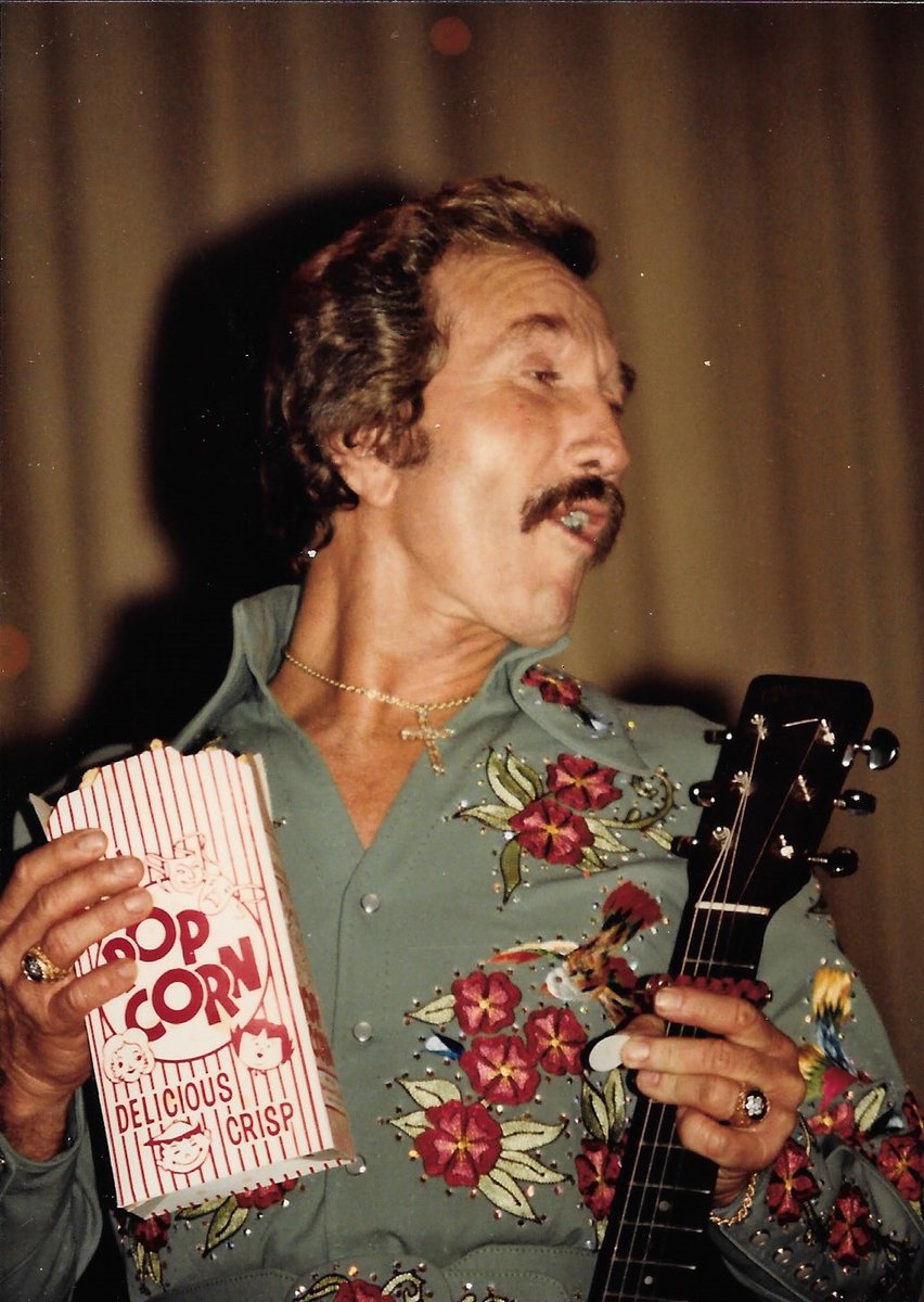 #FanPhotoFriday and a snack with #MartyRobbins 🍿
#MartyMemories