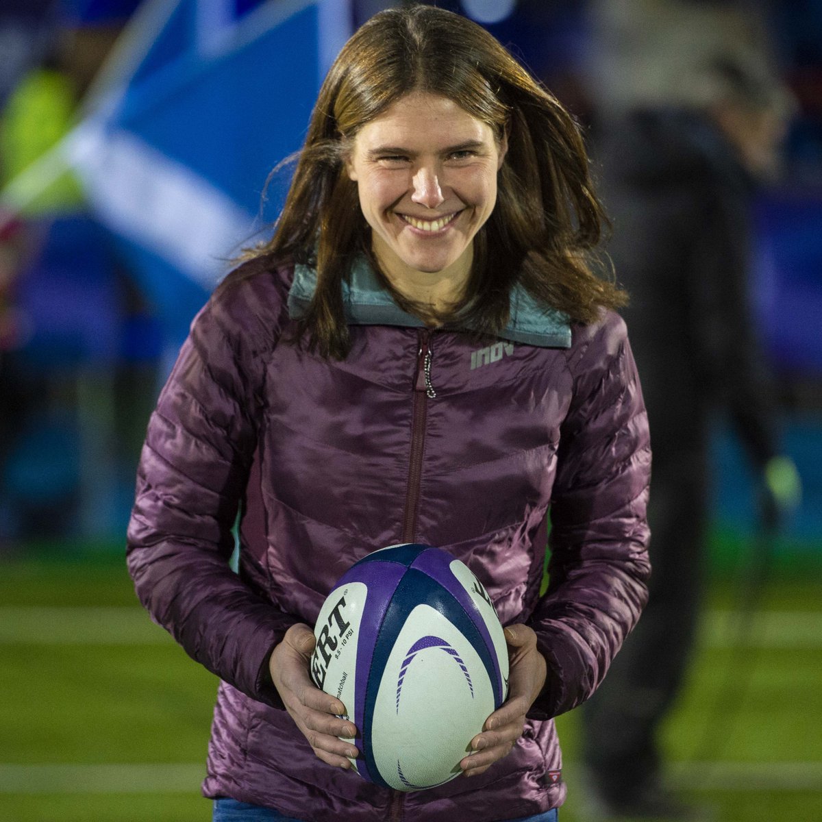 Ultramarathon runner Jasmin Paris will be delivering the match ball for tomorrow's <a href="/Womens6Nations/">Guinness Women's Six Nations</a> game. 

We encourage all fans to be in their seats promptly to give her the welcome her inspirational efforts deserve.

#AsOne
