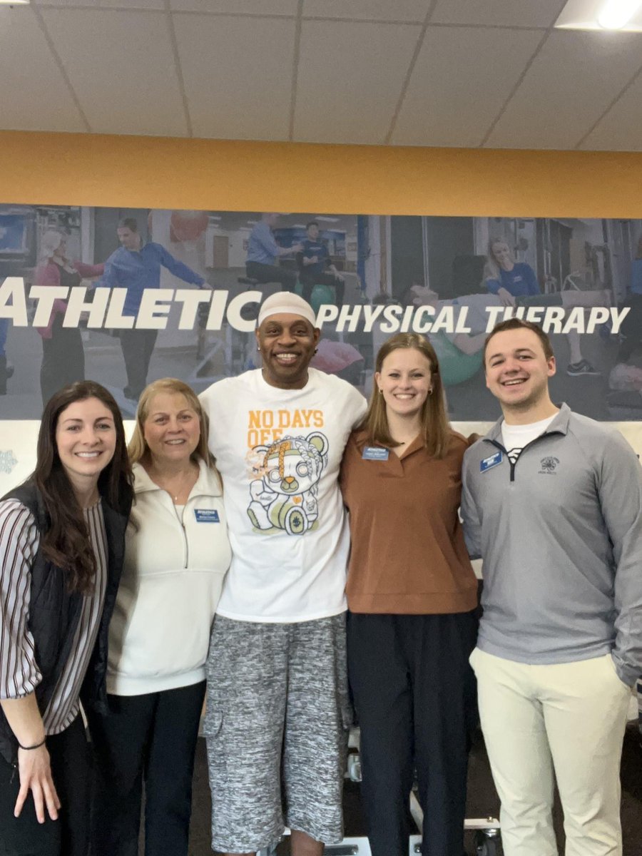 #PatientSuccessStory: James was recently discharged from our Delafield, WI clinic after being in an auto accident just 8 weeks ago. He was treated by Lauren for 8 weeks and at the end of his care, he wanted to take a picture with the group! #Teamwork