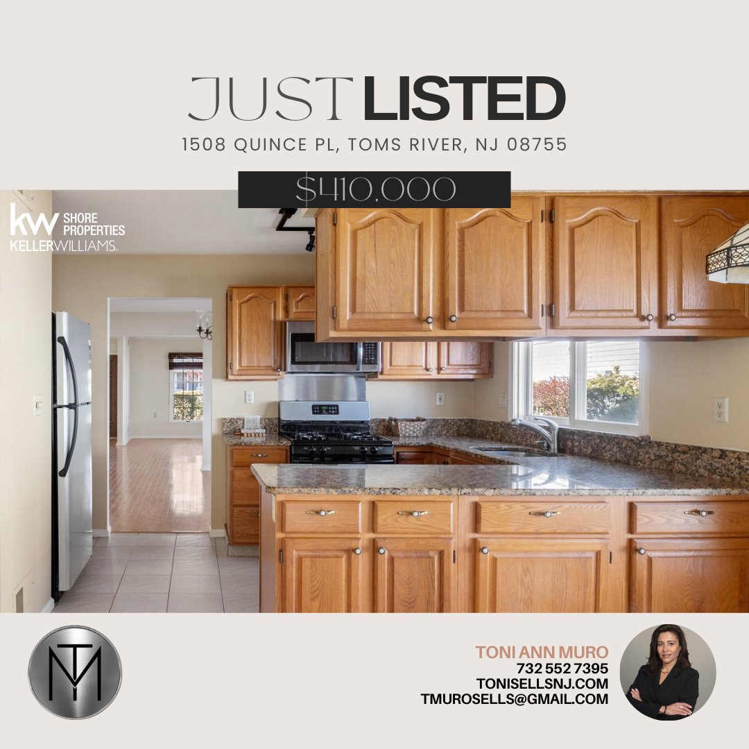 ToniSellsNJ's tweet photo. This beautifully maintained 2-bed, 2-bath home boasts hardwood floors, granite countertops, stainless steel appliances, and recent upgrades including a new roof, HVAC, HWH, and GDO. Relax in the three-season screened porch for morning tea or evening entertainment. Call today!🤝 https://t.co/6FStGrfOmR