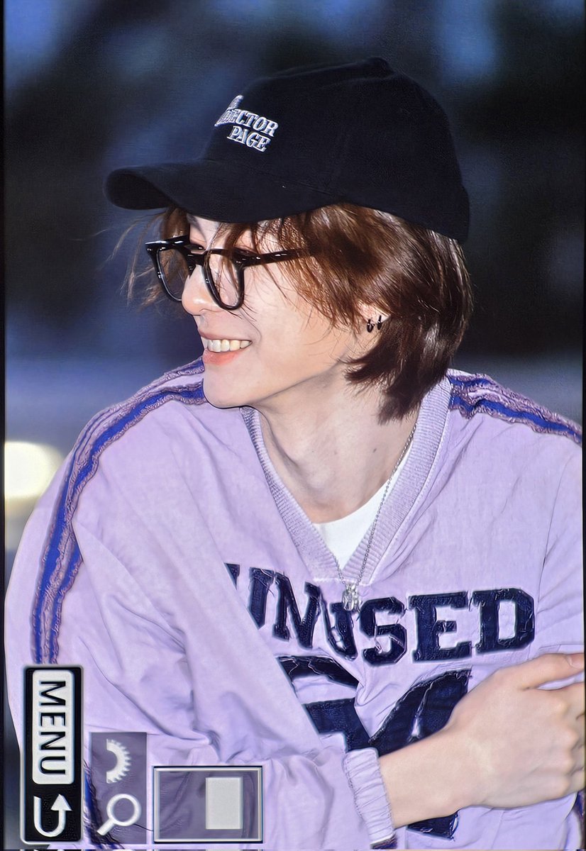 leehan in specs again