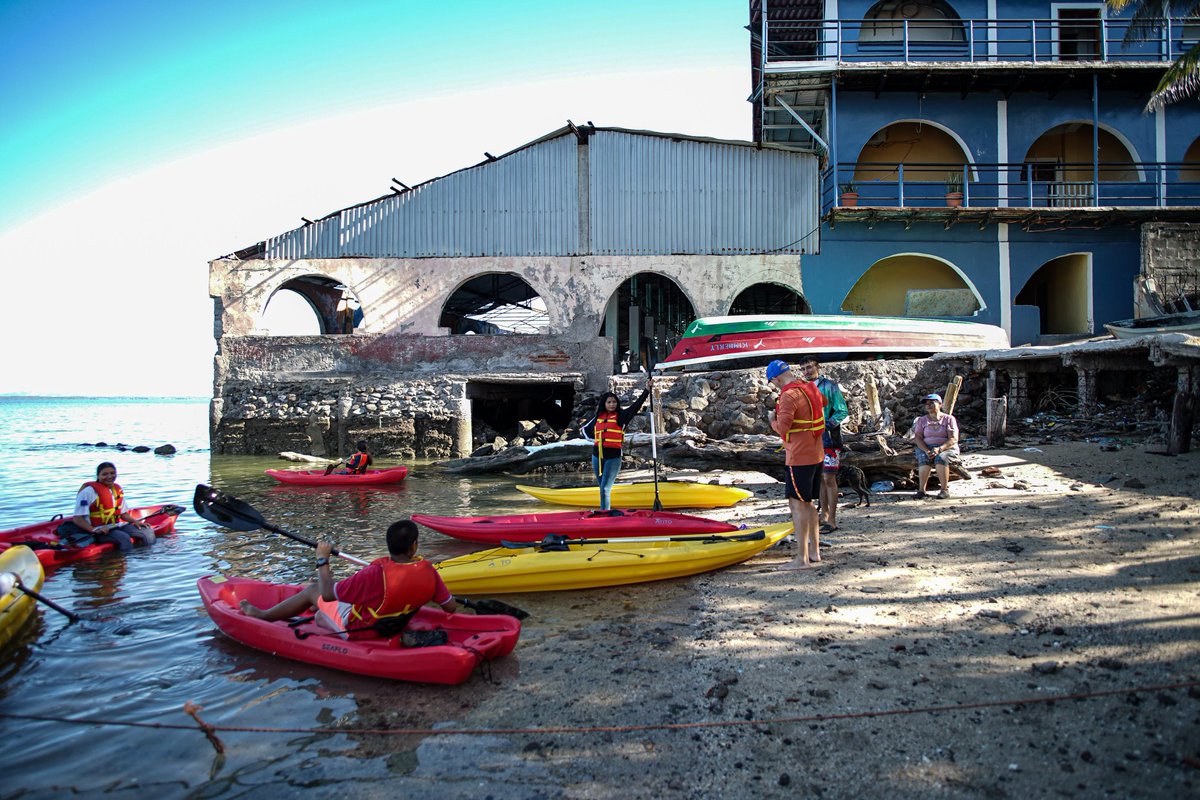 Espero que disfruten de este merecido descanso 😎. Les recomiendo Isla El Zacatillo 🏖 , en La Unión, donde además, hemos provisto de kayaks al Bachillerato en Turismo de Aventura, del Complejo Educativo Caserío La Estufa. 🇪🇺🤝🇸🇻