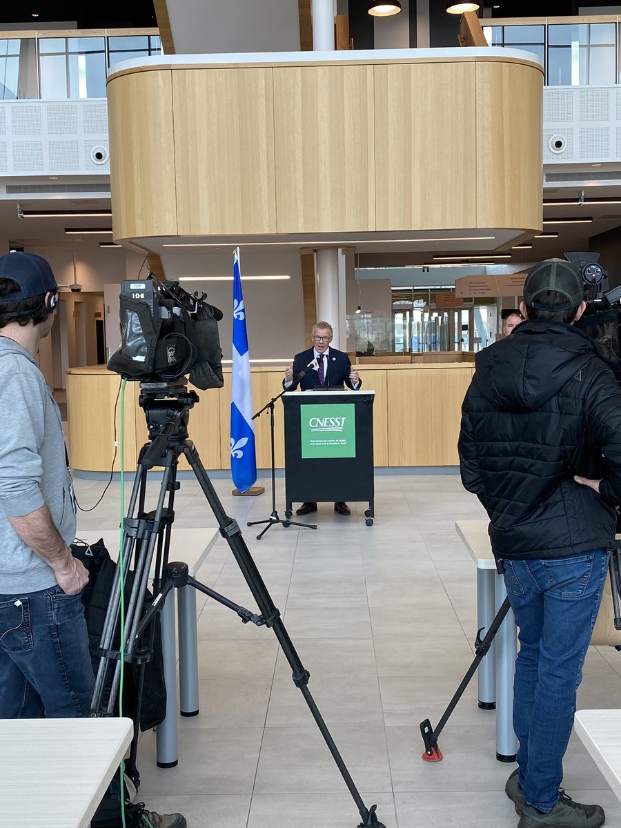 Conférence de presse ce matin pour discuter de santé psychologique au travail avec la @CNESST et rappeler toutes les actions et formations disponibles pour accompagner les travailleurs et travailleuses et les employeurs. cnesst.gouv.qc.ca/fr/salle-press…