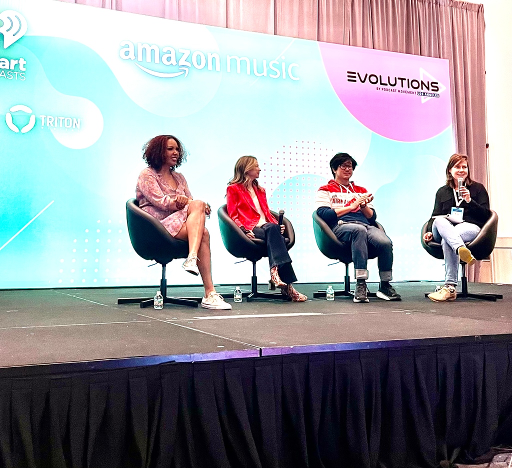 Had so much fun @podcastmovement w fellow podcast hosts @deathsexmoney @AnnaSale, @Slate podcasts #JamilahLemieux, & @yoisthisracist #AndrewTi 🎙️ We talked abt giving advice, the communities we've created w our voices, & the universality of the struggles of being human ❤️