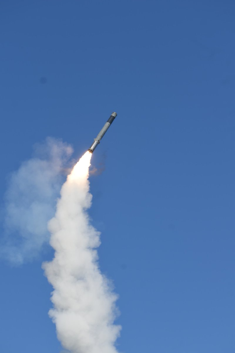 easterncomd's tweet image. #IndianArmy 
#EasternCommand
#OnPathToTransformation
#YearOfTechAbsorption
#NewIndia
#AtamnirbharBharat
In a breathtaking display of precision and strength of Indian Army&apos;s conventional Deterrence, the #RisingSun missile specialists displayed their long range targeting…